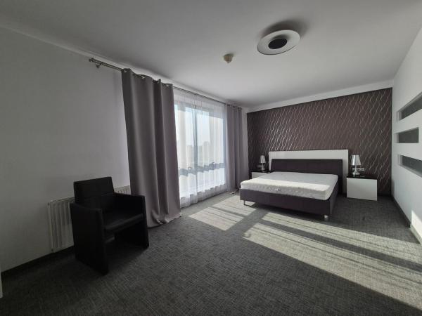 Krawiecka Trzy Zero Dwa, Wrocław
