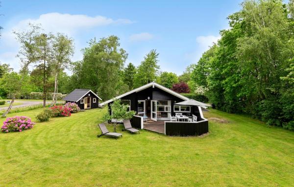 Na foto é possível ver o objeto 3 Bedroom Nice Home In Græsted localizado na cidade de Græsted.