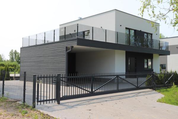 På bilden syns objektet Kvissentali House som ligger i staden Tartu.