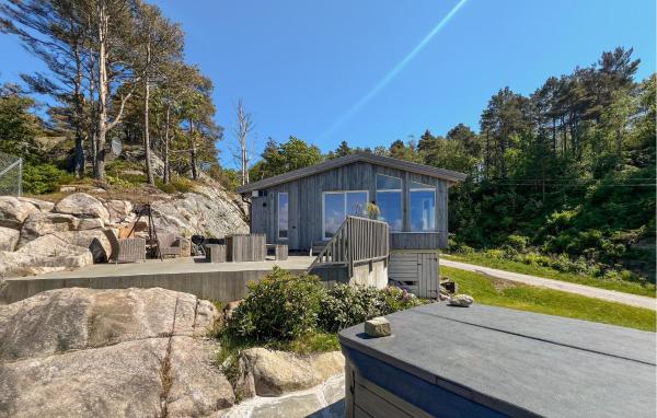 Nella foto è visibile l'oggetto 2 Bedroom Amazing Home In Mandal situato nella città di Ime.