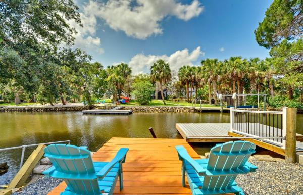 La photo montre l'objet Outdoor Oasis Canal-Front Home in Crystal River situé dans la ville de Crystal River.