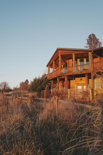 A la foto es mostra l'objecte Cascade Sunset House - Crater Lake Adventures! situat a la ciutat de Trail.