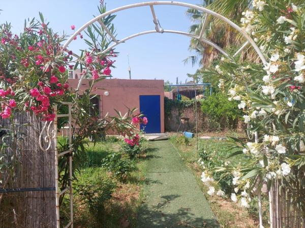 A la foto es mostra l'objecte Ferme Amzrou situat a la ciutat de Had Abdallah Rhiat.