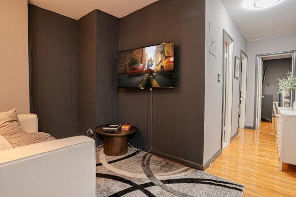 Stylish 3BD Near Empire, New York
