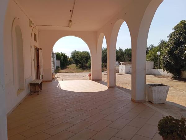 A la foto es mostra l'objecte Villa Nenetta situat a la ciutat de Ostuni.