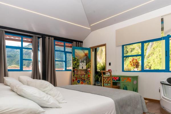 A la foto es mostra l'objecte Hotel De Mi Pueblo situat a la ciutat de Baños.