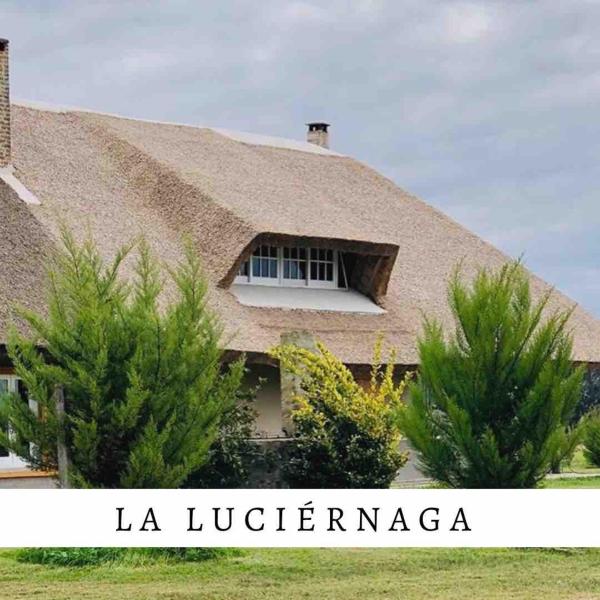 The photo shows the Country house with swimming pool, near Montevideo located in the city of Progreso.