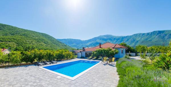 Nella foto è visibile l'oggetto Villa Nirvana situato nella città di Mostar.