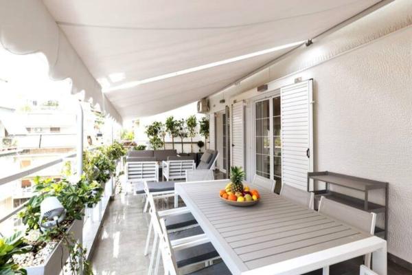 Pagrati Top floor Αpartment, Atenas