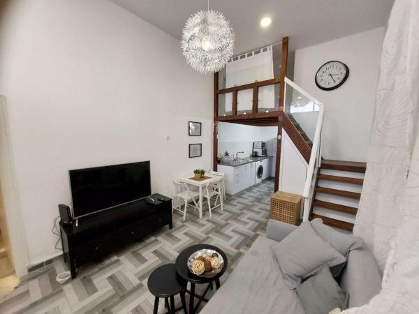 A la foto es mostra l'objecte SeaTown studio situat a la ciutat de Haifa.