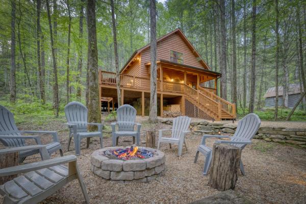 A la foto es mostra l'objecte Cozy Cohutta Cabin Creekside Cabin in Ellijay! situat a la ciutat de Crandall.