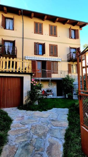 På billedet ses objektet La casa di Elma beliggende i byen Lessolo.