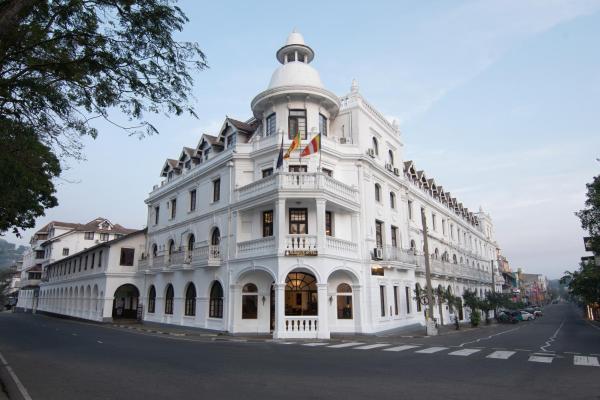 Na fotografii je vidět objekt Queen's Hotel Kandy - 160 Years of Heritage nacházející se ve městě Kandy.
