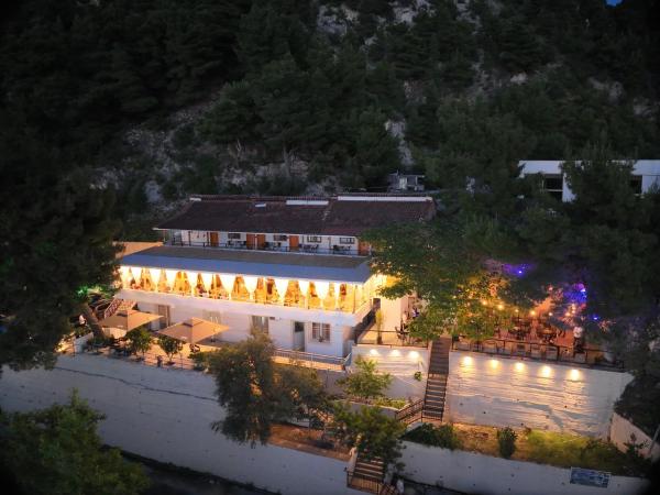 A la foto es mostra l'objecte Vista Maris Hotel situat a la ciutat de Vlorë.