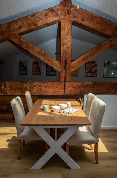A la foto es mostra l'objecte Refuge sous les toits situat a la ciutat de Perpinyà.