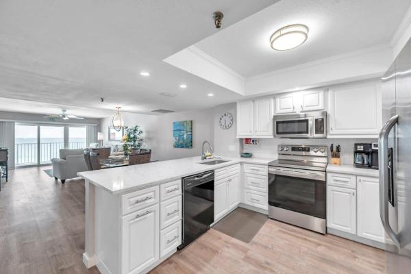 Sea Gate Condo 304 - Madeira Beach, FL