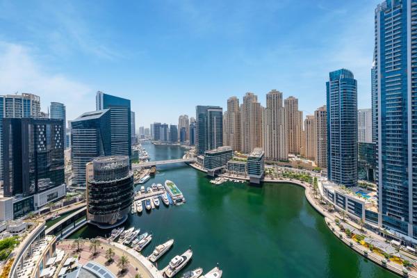 Luxury Studio with Stunning Marina & Beach Views, Dubaj