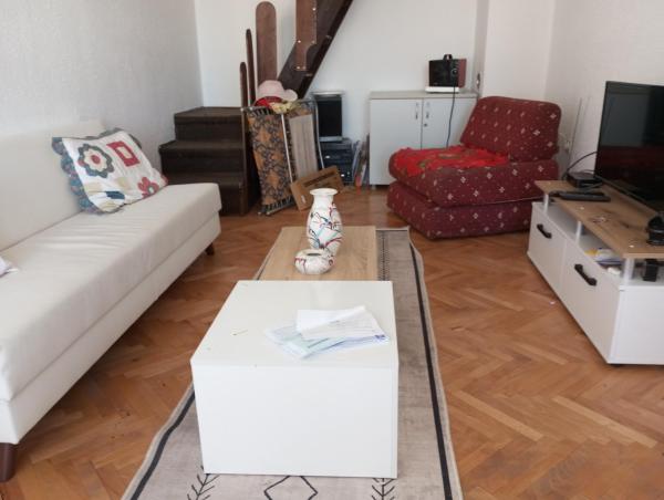 A la foto es mostra l'objecte Duplex stan vo centarot na Ohrid situat a la ciutat de Ohrid.
