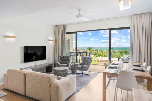 A la foto es mostra l'objecte Azuri by Sealodge - Amazing Seaview Apartment situat a la ciutat de Roches Noires.
