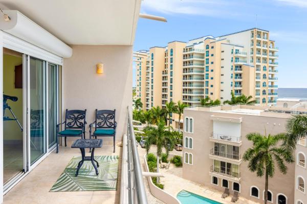 Cheerful Seascape Condo Happy Haven At Rainbow Beach Club - Caribe