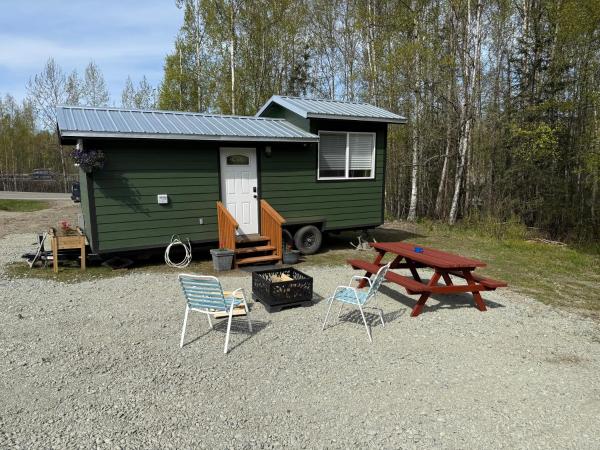 Fotografie 8: Tiny Home at Bear Mountain -Only 25 Min from Anchorage, Great Central location-Cute & Comfortable
