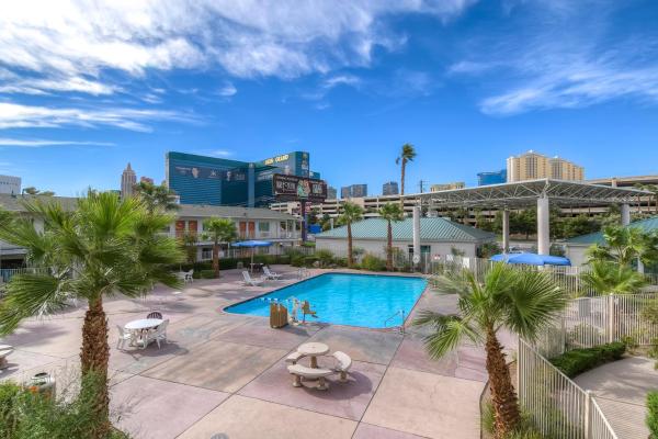 Na foto é possível ver o objeto Tropicana Stays By Townhouse localizado na cidade de Las Vegas.