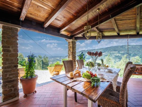 En la foto se muestra el objeto Villa in Pescia with Tuscan Wine Views ubicado en la ciudad de Pescia.