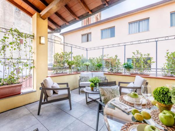 Auf dem Foto ist das Objekt Apartment with Terrace & Parking in der Stadt Lucca zu sehen.
