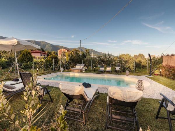 Nella foto è visibile l'oggetto Villa in Marlia with Pool near Lucca situato nella città di Marlia.