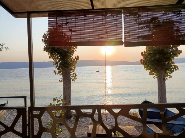 La photo montre l'objet Apartments Krste situé dans la ville de Trpeytsa.