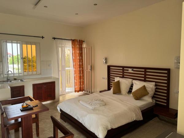 Auf dem Foto ist das Objekt Cozy Beach Studio with Kitchen by Casa in der Stadt Ebomé zu sehen.