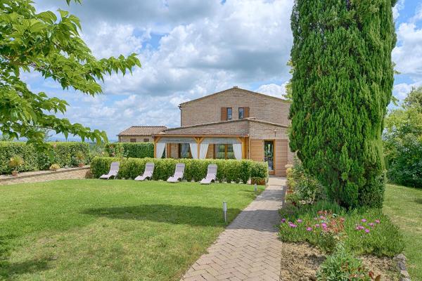 På billedet ses objektet La Capanna di Elfo luxury villa View beliggende i byen Siena.