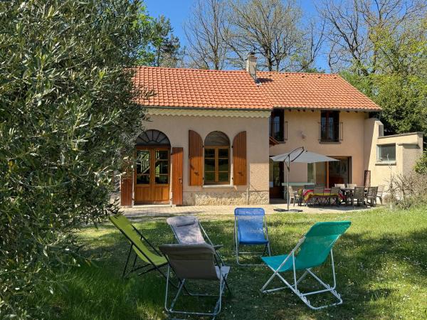 Na zdjęciu widoczny jest obiekt Maison avec accès privé au bord de Drôme położony w mieście Blacons.