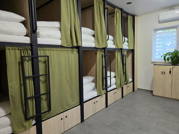 Na fotografii je vidět objekt TREND HOUSE hostel nacházející se ve městě Bondari.