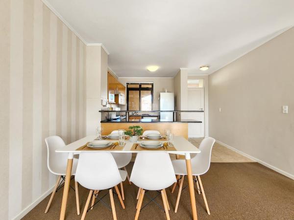 Zdjęcie 7: Walkable, pools, park and great for families