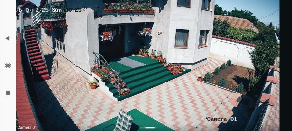Nella foto è visibile l'oggetto Deacu's Home situato nella città di Valu lui Traian.