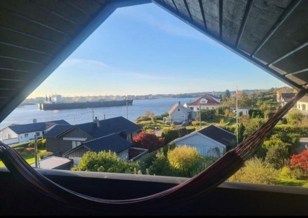 På bildet vises objektet Big Apartment Free parking and Wifi som ligger i byen Avaldsnes.