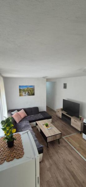 På billedet ses objektet Jelena beliggende i byen Jajce.