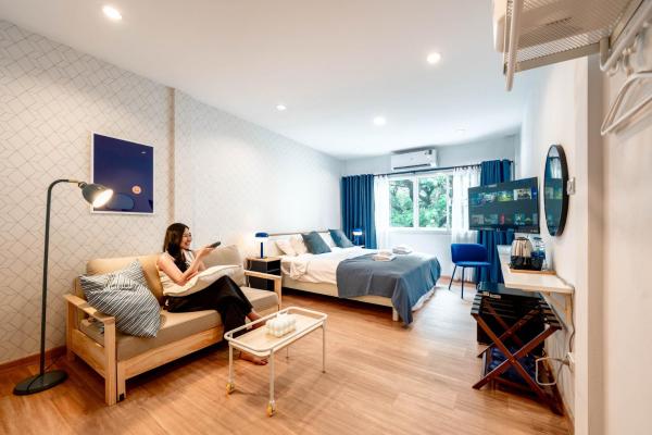 照片显示了位于Chinatown市的Blue House 191 Hometel物件。