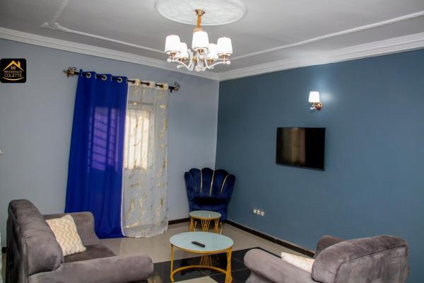照片显示了位于Bayangam市的Chambre privée dans appart à Bafoussam Diengdam proche agence BlueBird物件。