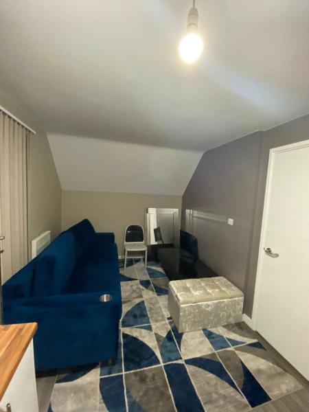 A la foto es mostra l'objecte Private Double Bedroom in a 2Bedroom Shared Flat Super Fast WiFi & Paid Parking On-Site situat a la ciutat de Coventry.