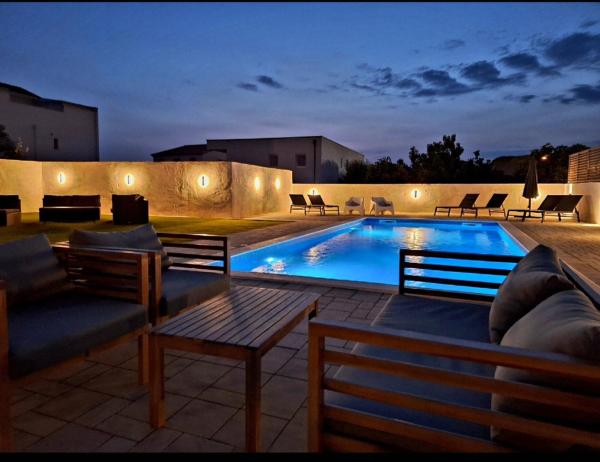 Nella foto è visibile l'oggetto Villa Lucy - Apartments with heated saltwater pool and free private parking situato nella città di Zara (Zadar).