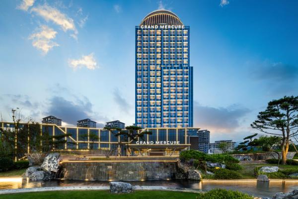 A la foto es mostra l'objecte Grand Mercure Lushan Jade situat a la ciutat de Lushan.