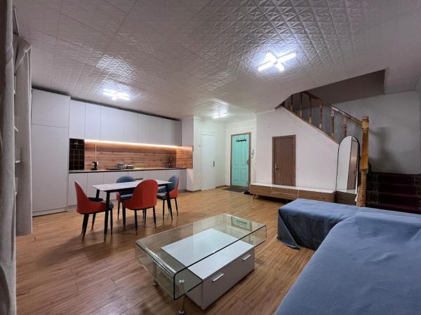 City Center 2 Storey 2 Beds, 1 Sofa with Balcony, Ulaanbaatar