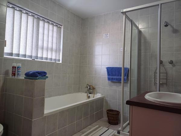 Bilde 3: Spacious & sunny,2 bedroom self-catering apartment