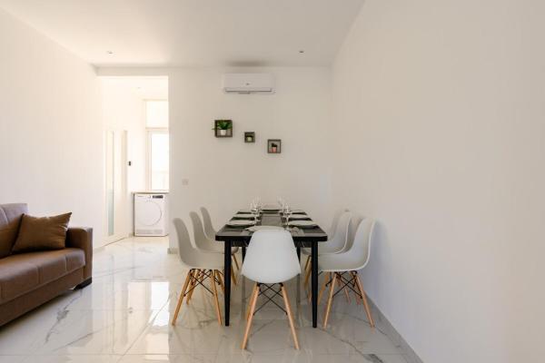 A la foto es mostra l'objecte F8 spacious flat Sliema situat a la ciutat de Sliema.