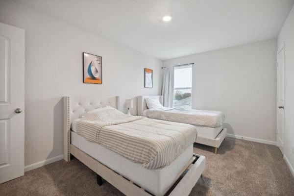 V2 Exclusive Room In Dallas - Dallas, TX