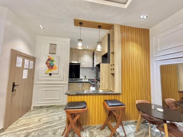 La photo montre l'objet Stylish 2-Bedroom Apartment in Peaceful Abuja Neighborhood situé dans la ville de Abuja.