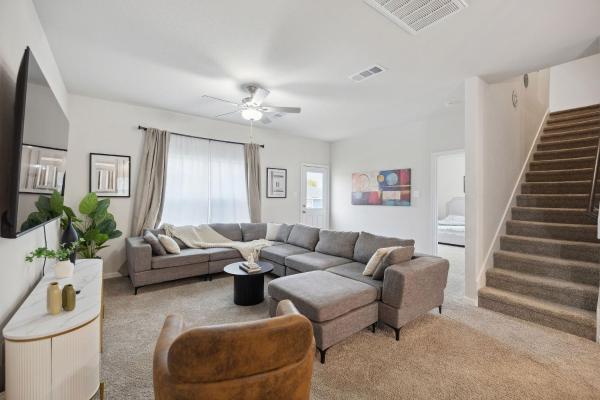 V5 Stylish Room Downtown Dallas - Dallas, TX