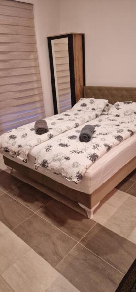 A la foto es mostra l'objecte Jovanka 3 situat a la ciutat de Trebinje.